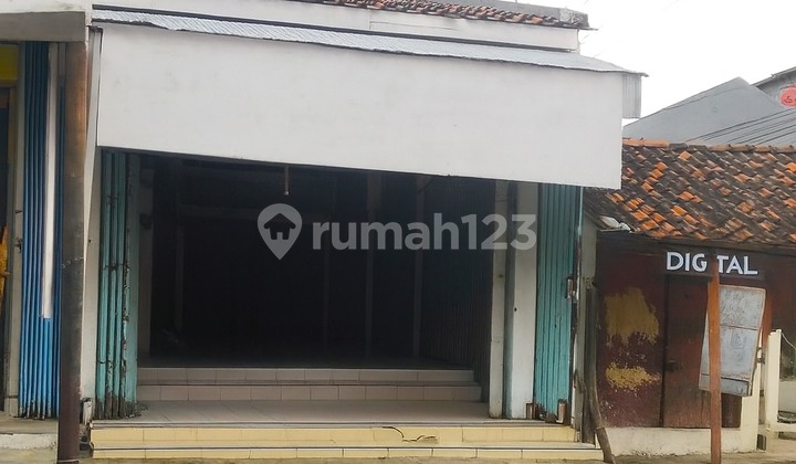Shop House Near Morning Market Suitable for Business 1