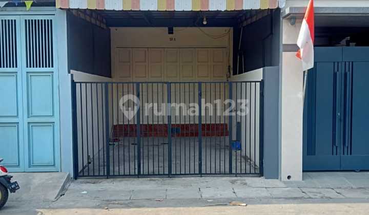 Shop House in the City Center Ready to Use