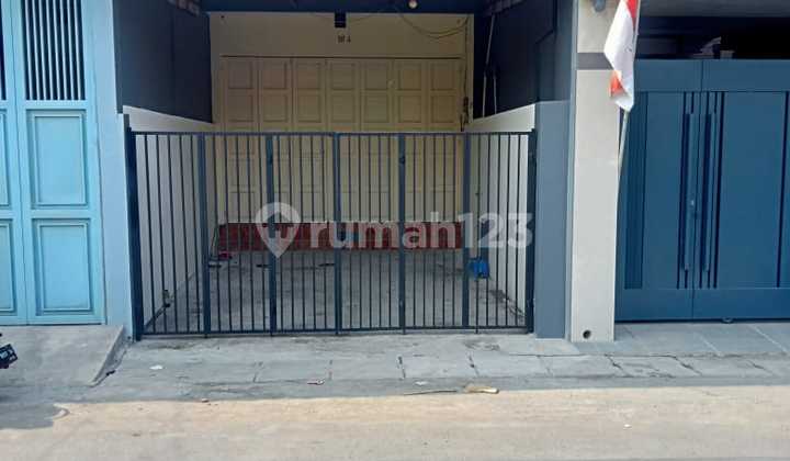 Shop House in the City Center Ready to Use