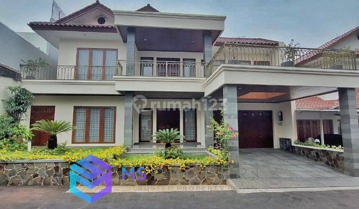 Rumah Siap Huni 2 Lantai Dalam Komplek Dekat Strada Marga Mulia 1