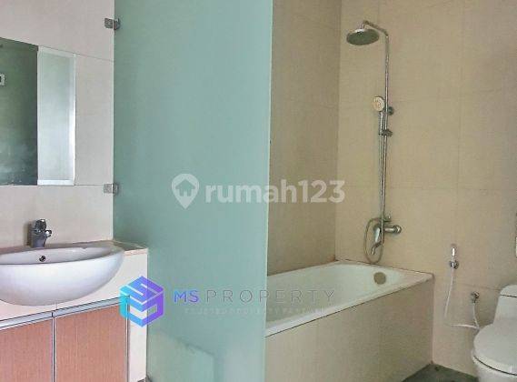 Rumah Siap Huni 3 Lantai Dalam Cluster Dekat Deplu 8