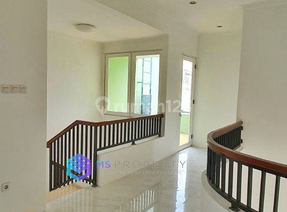 Rumah Siap Huni 3 Lantai Dalam Cluster Dekat Deplu 10