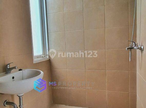 Rumah Siap Huni 3 Lantai Dalam Cluster Dekat Deplu 12