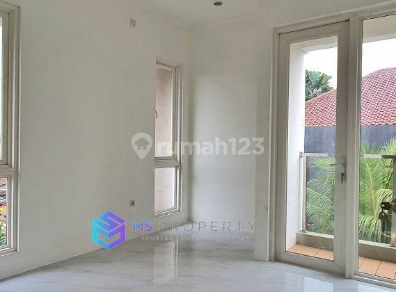 Rumah Siap Huni 3 Lantai Dalam Cluster Dekat Deplu 15