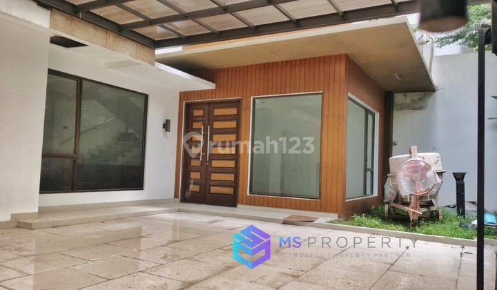 Rumah Minimalis Modern 2.5 Lantai Dekat Taman Wiladatika 2