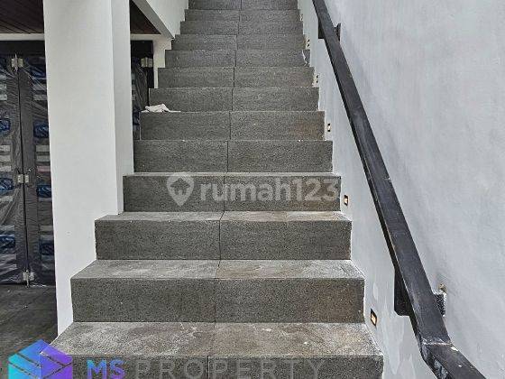 Rumah Minimalis Modern 3 Lantai Dalam Komplek Dekat Tb Simatupang 2