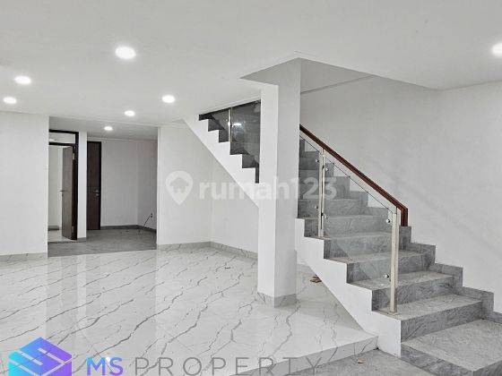  pool Rumah 3 Lantai Modern Minimalis Selangkah Tb Simatupang 21