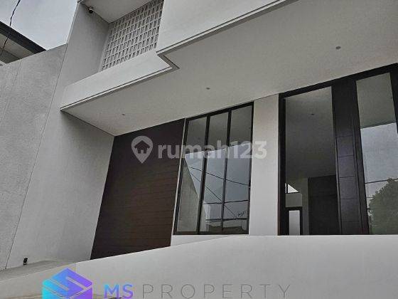 Rumah Minimalis Modern 2 Lantai Dalam Komplek Dekat Avicenna 2