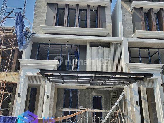 Rumah Minimalis Modern 3 Lantai Dalam Townhouse Dekat Tol Andara Antasari 1