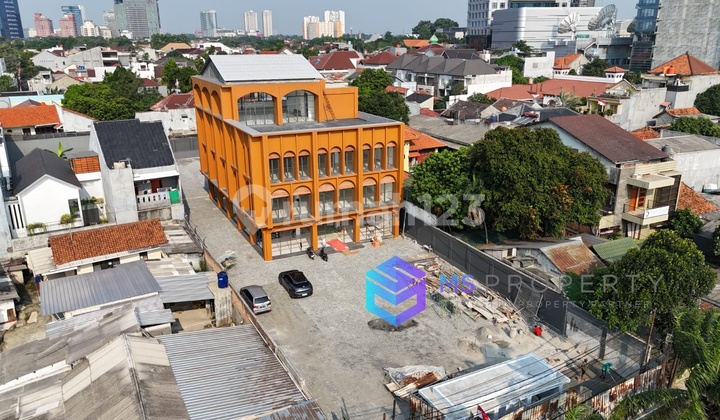 Gedung Kantor 3.5 Lantai SIAP PAKAI Dekat Bonbin Ragunan