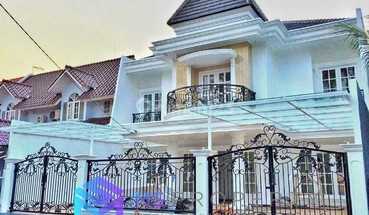 Rumah Gaya American Classic 2 Lantai Komplek Asri 1