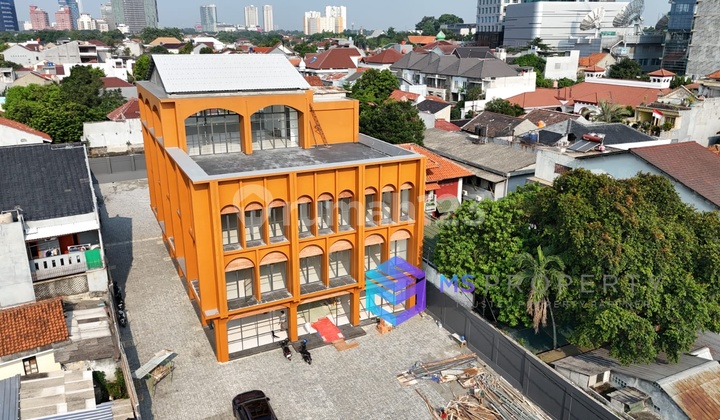 3.5-Story Office Building Requires Renovation Near Ragunan Busway 3.5-Story Office Building Requires Renovation Near Ragunan Busway