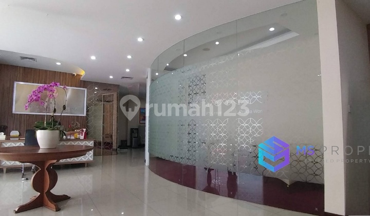 Bangunan Kantor 2 Lantai Siap Huni Wolter Monginsidi Raya