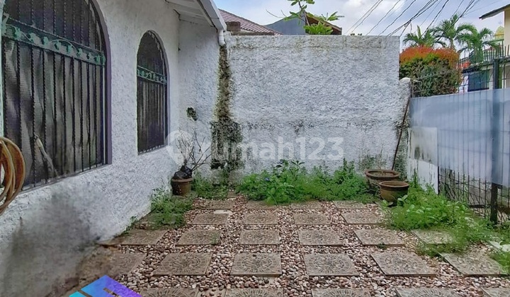 RUMAH SIAP HUNI 2 LANTAI DALAM KOMPLEK LEBAK LESTARI INDAH 2