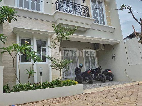 RUMAH MINIMALIS 2 LANTAI DALAM CLUSTER DEKAT PLN GANDUL 1