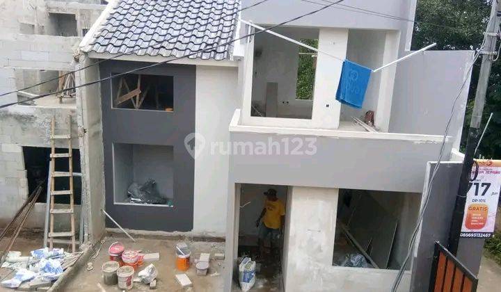 Rumah 2 Lantai dgn 3kamar dan rooftop mezzanine room KPR BSI , 1KM dari kampus IBLAM tanah baru Beji  2