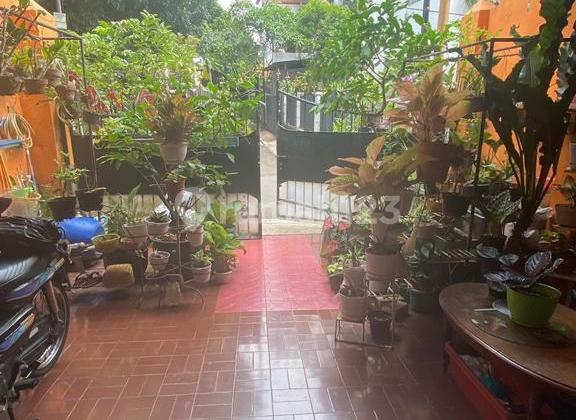 Rawamangun Balai Pustaka 2.5-Story House 1