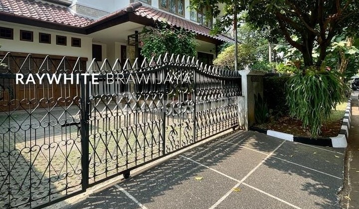 Rumah Siap Huni Dalam Kompleks Tenang Area Lebak Bulus