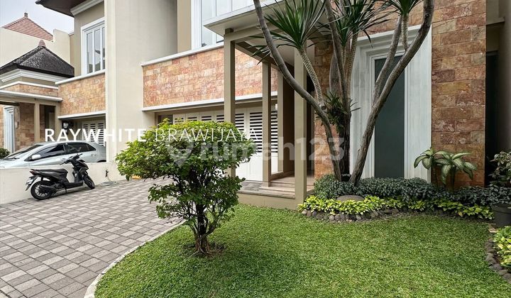 Townhouse Lingkungan Tenang, Lokasi Strategis Area Pejaten Barat