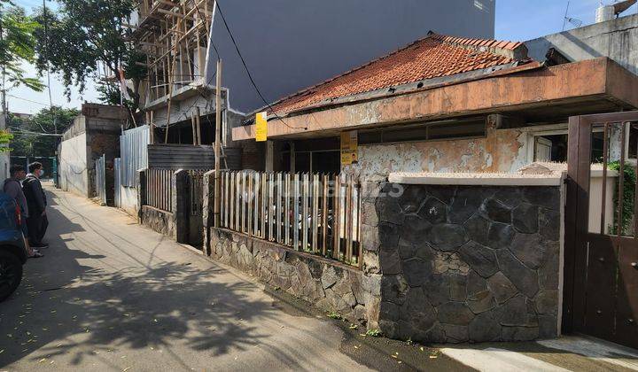 Rumah Tua Hitung Tanah Semeru Grogol