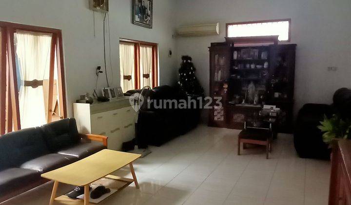 Rumah jelambar strategis 250 m2 2