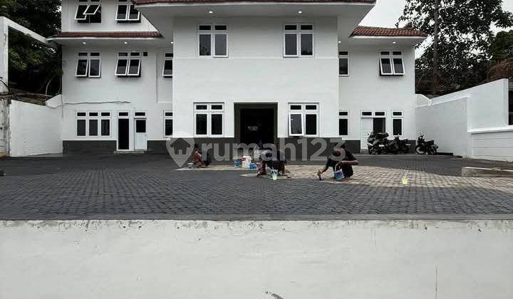For Sale Commercial Zone House in Menteng