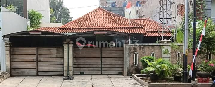 Sell Old House in Mayestik Area