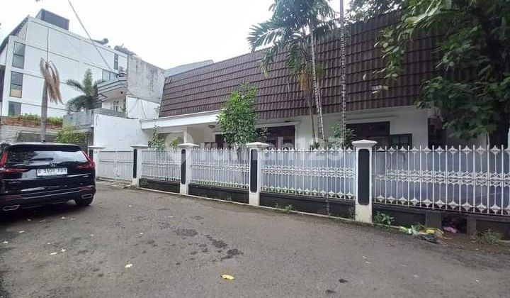 Old House for Sale in Kemang