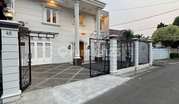 Dijual Rumah Baru Cilandak Barat  

English Translation:  
For Sale Brand New House Cilandak Barat