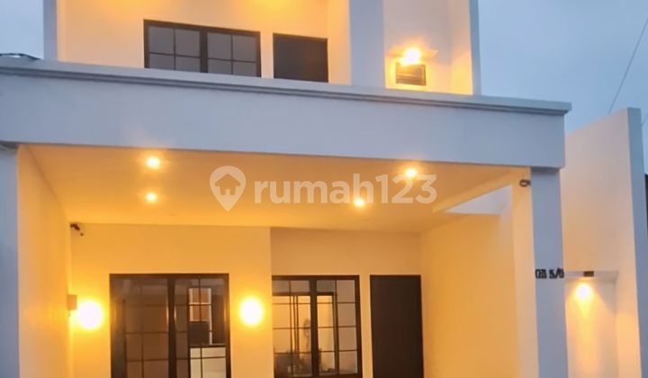 Rumah Baru dengan Furnized Baru, Style Modern Tropis Smart Home, 5 Menit ke Tol Parigi Bintaro, di Bintaro Jaya