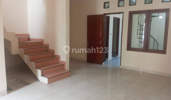 Rumah dijatiwaringin jakarta timur 2