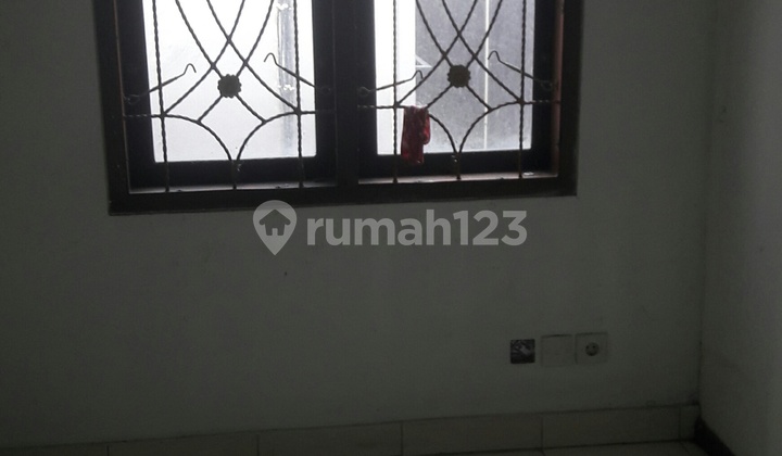 Gedung Usaha di Dewi Sri Kuta 9