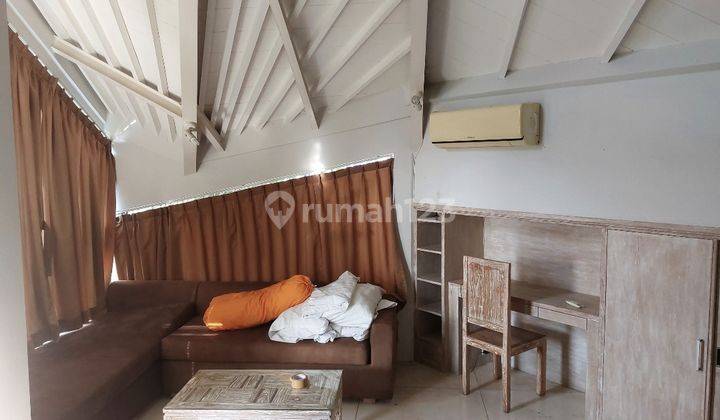 Gedung 3 Lantai di Petitenget 16