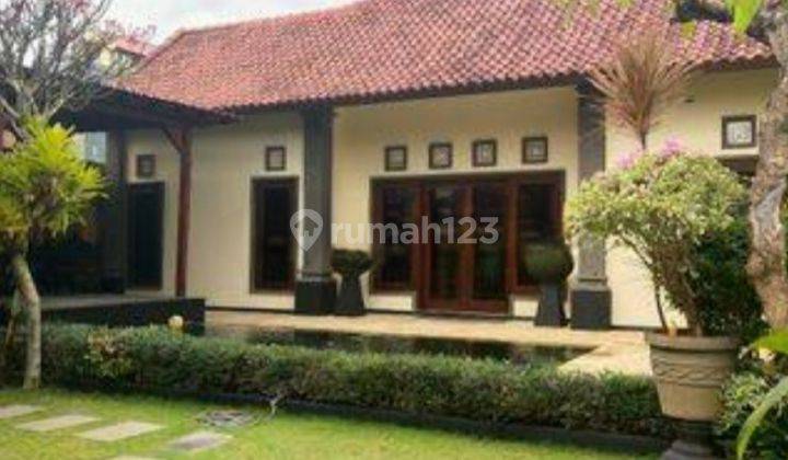 Villa Dengan Taman Luas Tirta Akasa Sanur 1