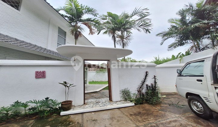 Kerobokan Tropical Villa 2