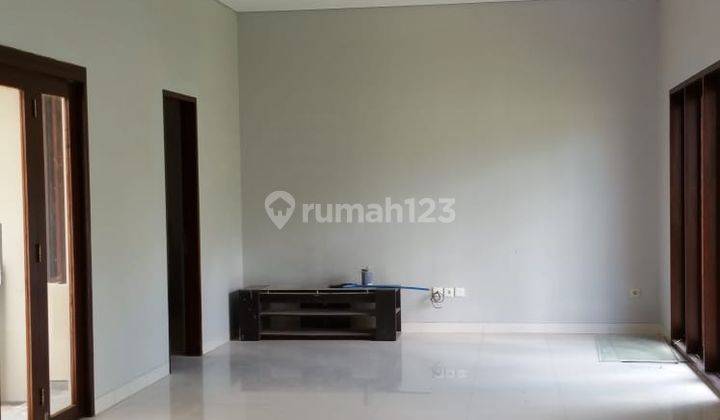 Jual / Sewa Rumah Semi Villa Di Sunset Road 2