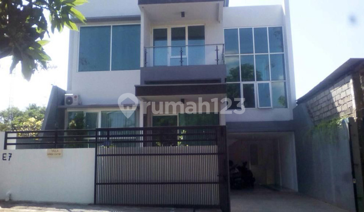 Semi Villa House Mount Catur Denpasar
