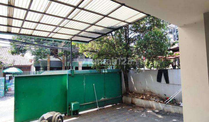 J018 Rumah Bagus Semi Furnished SHM di Batununggal, Bandung 2