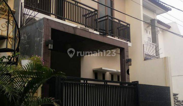 Rumah Bagus 2 Lantai Di Rawamangun 1