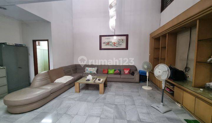 Rumah Terawat Di Taman Kebon Jeruk Interkon 2