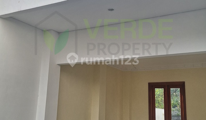 For Sale Luxury House With Swimming Pool And Roof Top in Puspita Loka BSD City 2