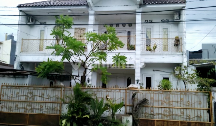 For Sale Spacious and Move-In Ready House in Kelapa Dua Tangerang