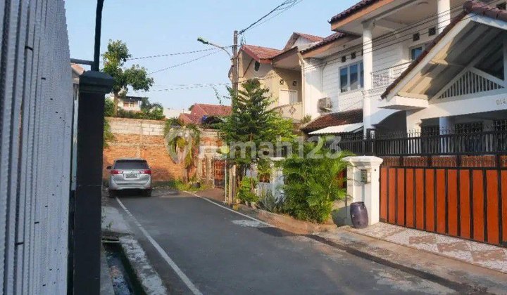 Rumah Bagus Semi Furnished Kavling Dki Duren Sawit. Jakarta Timur