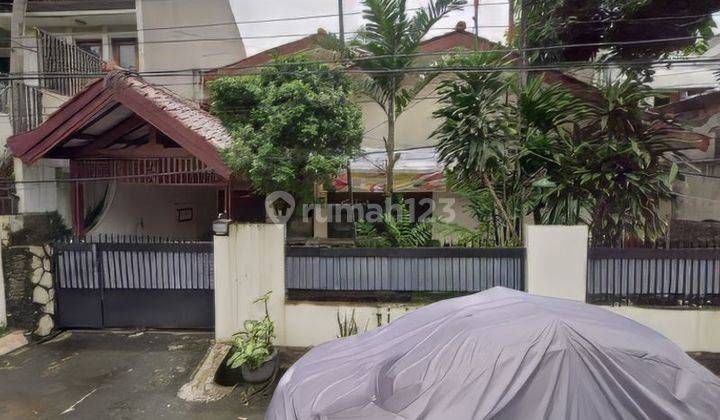 Rumah Asri Area Tebet Barat Jakarta Selatan 1