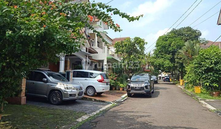 Rumah 2 Lantai Dalam  Komplek Pesona Khayangan Depok 2