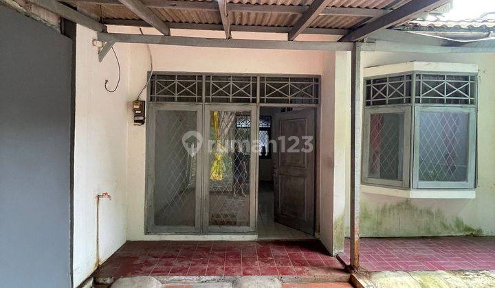 Rumah perlu renov di Villa Pamulang Tangsel  1