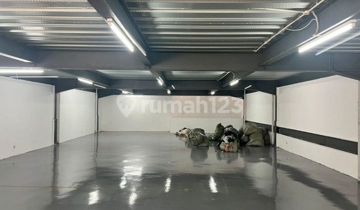 DI sewakan gufang elang laut pik