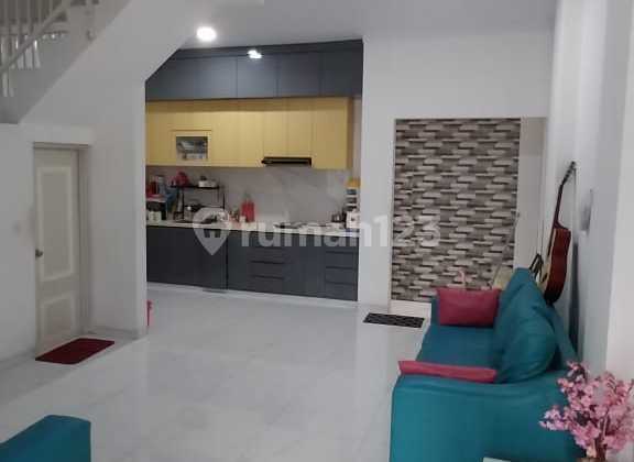 Di.jual Cepat Rumah 3 Lantai.tanjung Duren Jakartà Barat 1