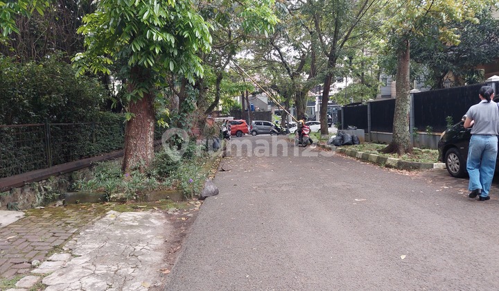 Rumah SHM cocok untuk Cafe resto Sayap Riau Dekat sekolah Universitas ITB Citarum , Bandung Wetan 2