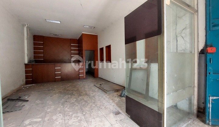 Shop house near Pasirkoja toll exit, Babakan Ciparay, Soekarno Hatta Street, container access, Bandung. 2